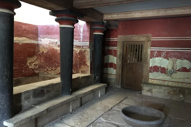 WeGuide Knossos palace - Why a guided Knossos visit makes sense